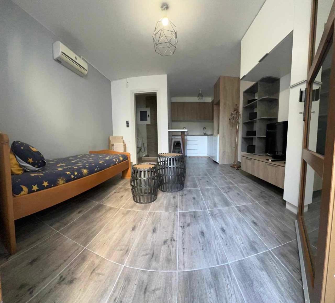 Maria Ireon Studio 3 Basement Apartment ซาโมส ภายนอก รูปภาพ