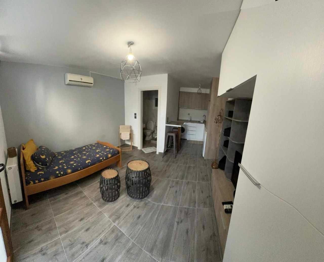 Maria Ireon Studio 3 Basement Apartment ซาโมส ภายนอก รูปภาพ